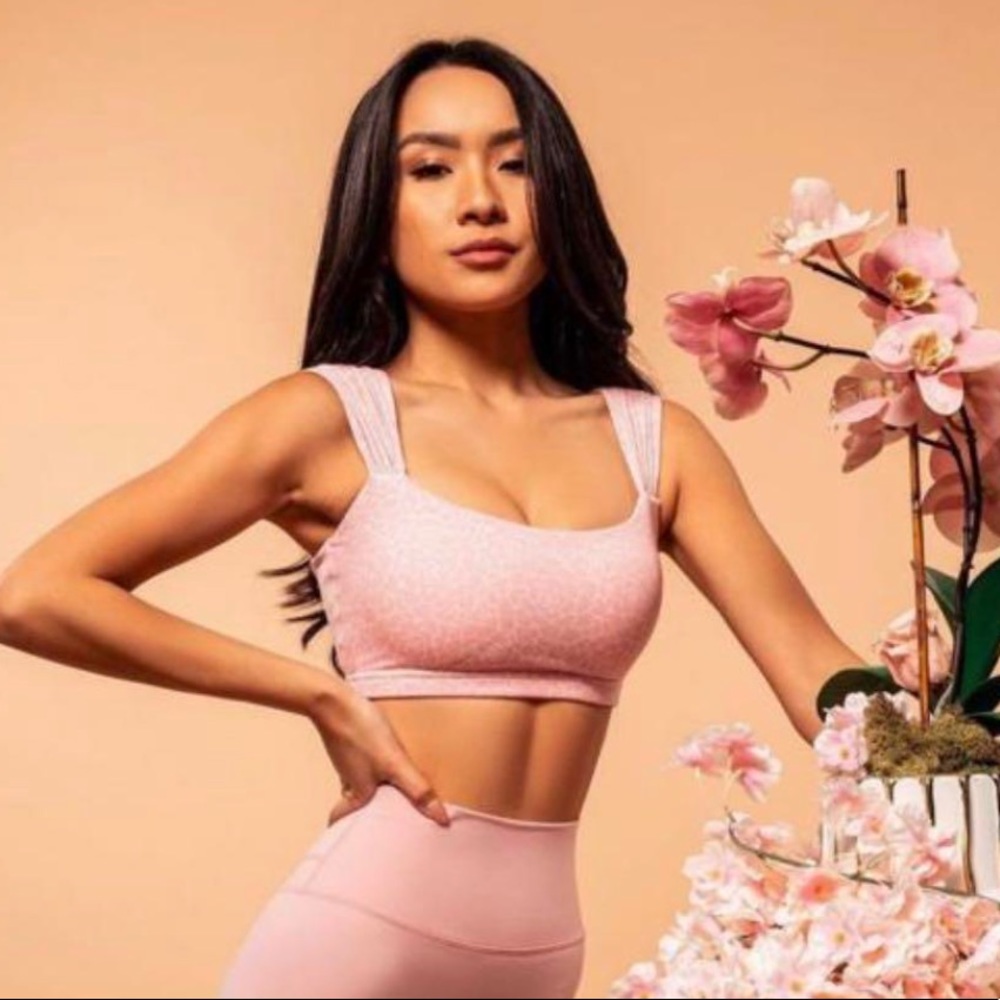 BuffBunny Aloe sports bra